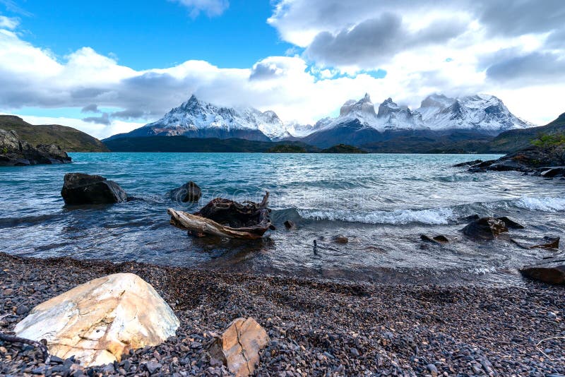En parc national de Torres del Paine, Patagonia, Chili, Lago del Pehoe photo stock En parc national de Torres del Paine, Patagonia, Chili, Lago del Pehoe photo stock