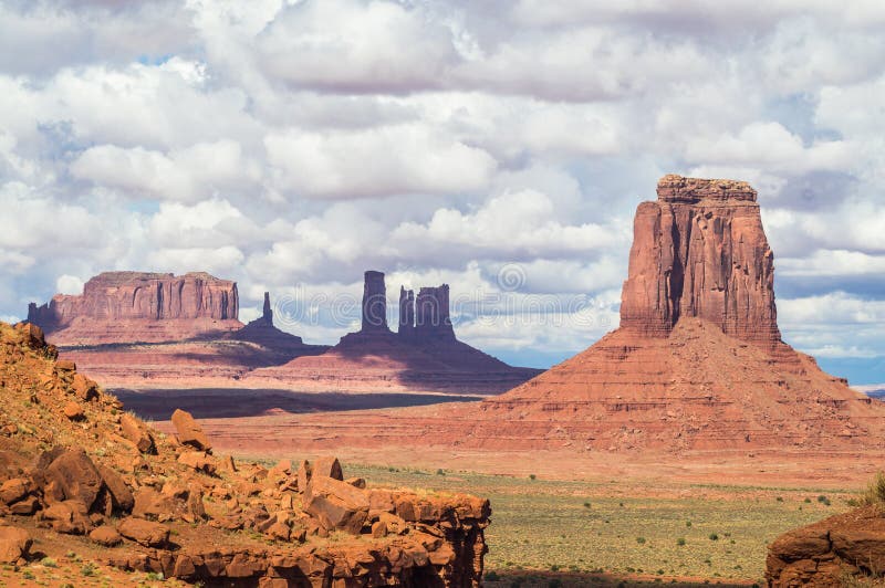 En parc tribal de Navajo de vallée de monument, l'Utah, Etats-Unis photos stock En parc tribal de Navajo de vallée de monument, l'Utah, Etats-Unis photos stock