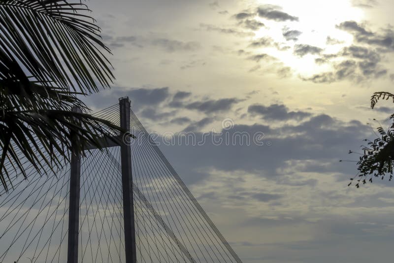 En segundo lugar puente de Howrah - el puente voladizo histórico en el río el Ganges fotos de archivo En segundo lugar puente de Howrah - el puente voladizo histórico en el río el Ganges fotos de archivo