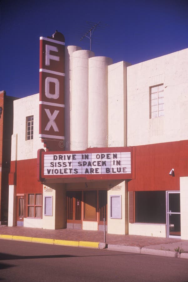 En small-town filmtheatre arkivbild En small-town filmtheatre arkivbild