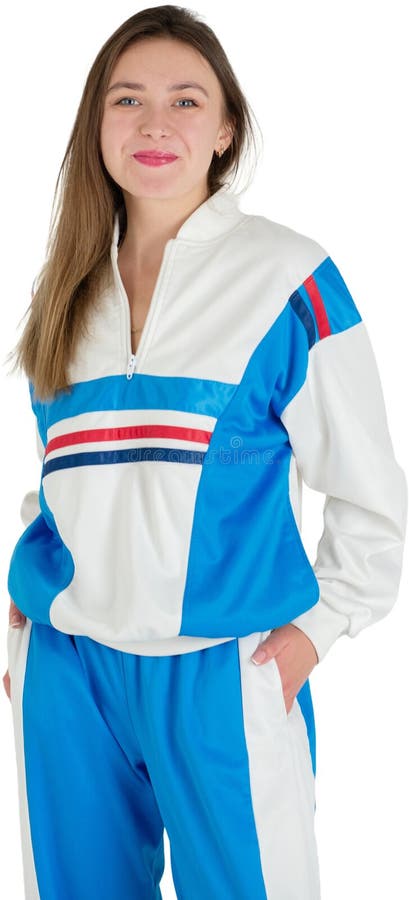 En ung kvinna som visar en vit och blå återloppsdräkt med en unik, strimlad design arkivfoto