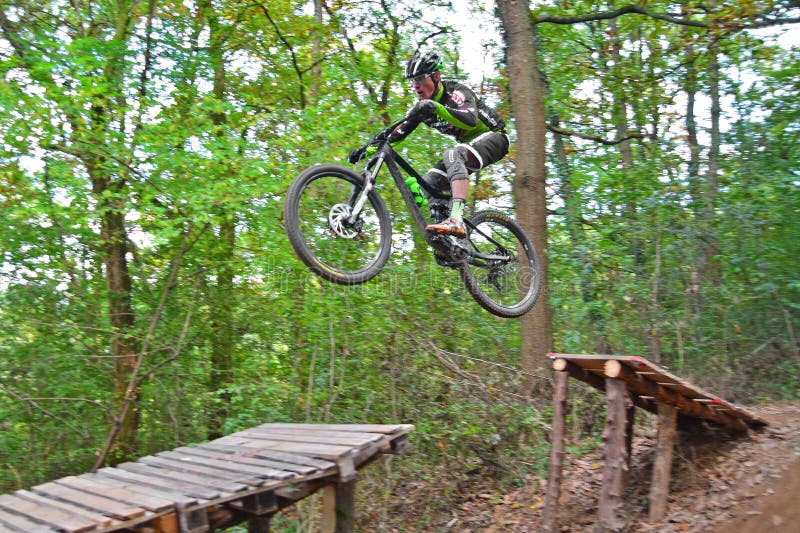 Endurosprong stock foto Endurosprong stock foto