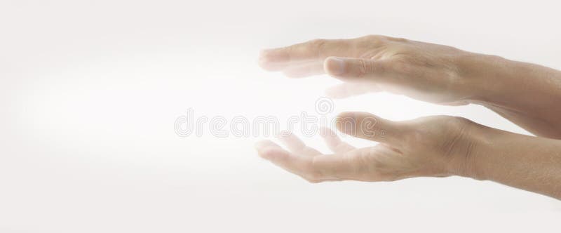 Energia curativa d'orientamento di Reiki fotografia stock Energia curativa d'orientamento di Reiki fotografia stock