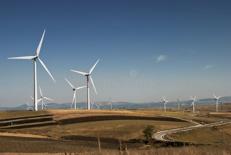 Energia rinnovabile e sviluppo sostenibile fotografia stock libera da diritti Energia rinnovabile e sviluppo sostenibile fotografia stock libera da diritti