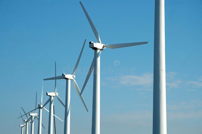 Moinho De Vento Antigo Em Portugal Imagem de Stock - Imagem de fazenda,  ambientalismo: 52319919