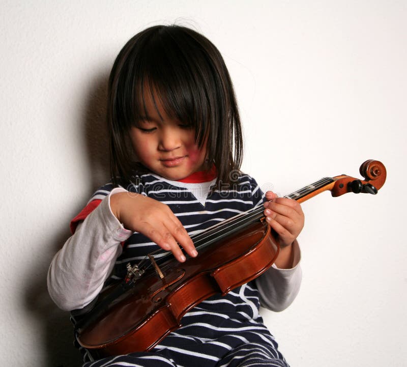 Enfant de violon photo stock. Image du échines, fille - 15110334