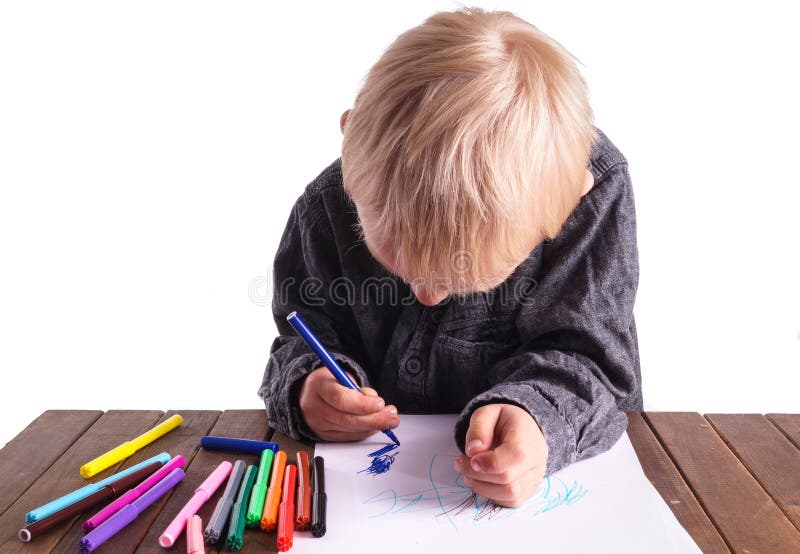 Le Docteur Examine Un Enfant En Bas âge Photo stock - Image du