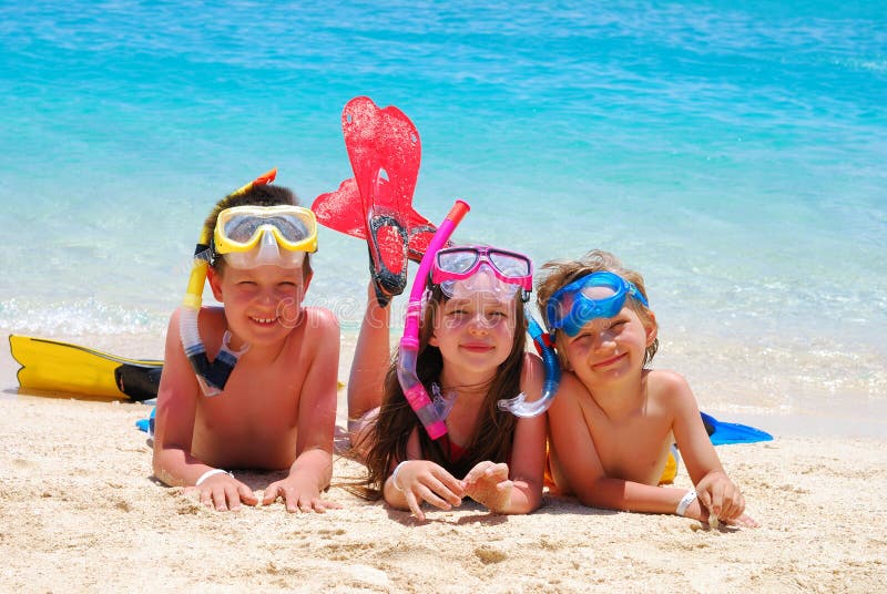 Enfants sur la plage photos stock Enfants sur la plage photos stock