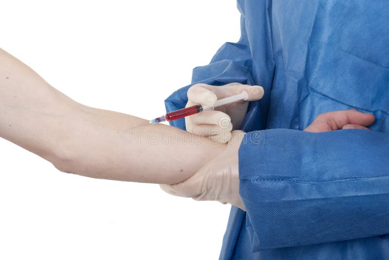 Enfermeira que põr uma injeção a um paciente