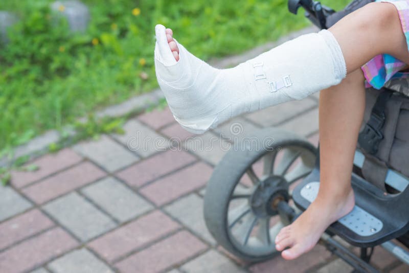 1 Behinderte Rollstuhl Kinder Fotos Kostenlose Und Royalty Free Stock Fotos Von Dreamstime