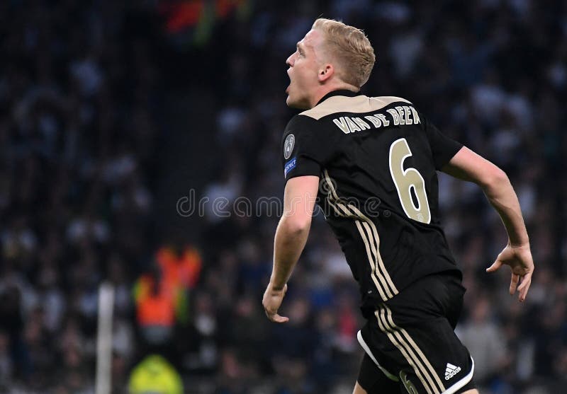 Donny van de Beek Goal Celebration