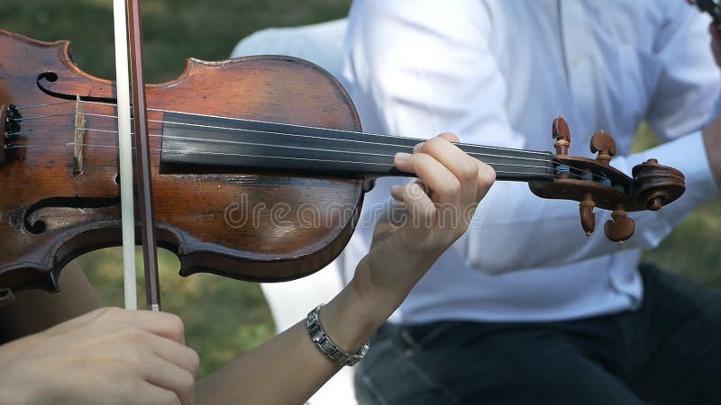 Enge Violinspiele Konzert, Hochzeit