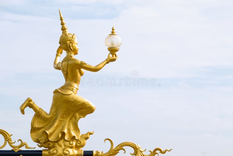 Engel ist das Tier in thailändischem Straßenlaterne in wichtigem lizenzfreies stockbild Engel ist das Tier in thailändischem Straßenlaterne in wichtigem lizenzfreies stockbild