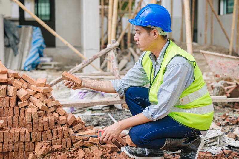 Engineer Foreman Manager Quality Check Burnt Clay Bricks for Good