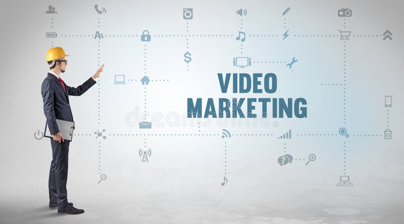 Inginer care lucrează la un nou mediu social royalty free stock image