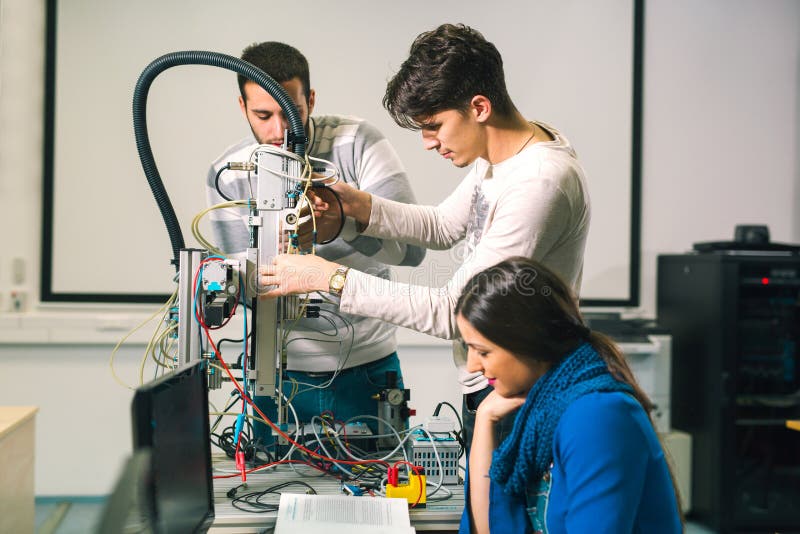 Engineering robotics class teamwork