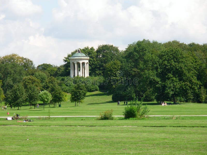 Englischer Garten en Munich imagen de archivo libre de regalías Englischer Garten en Munich imagen de archivo libre de regalías