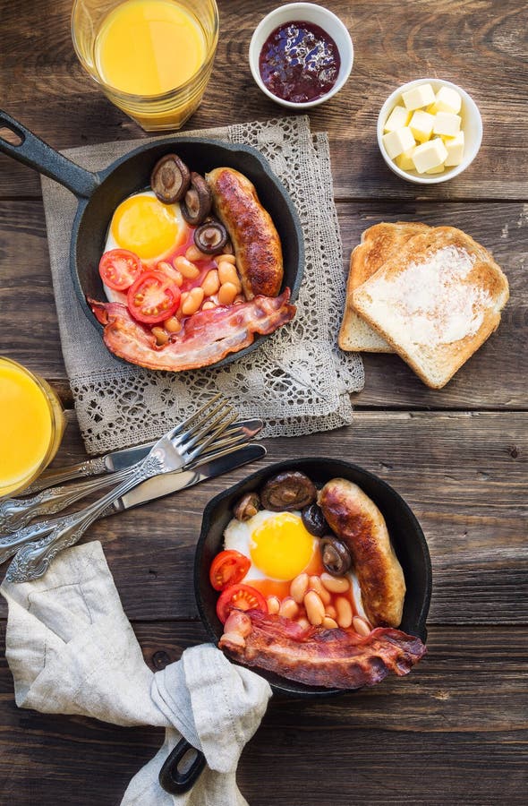 English Breakfast in Iron Skillet Stock Image - Image of confiture ...