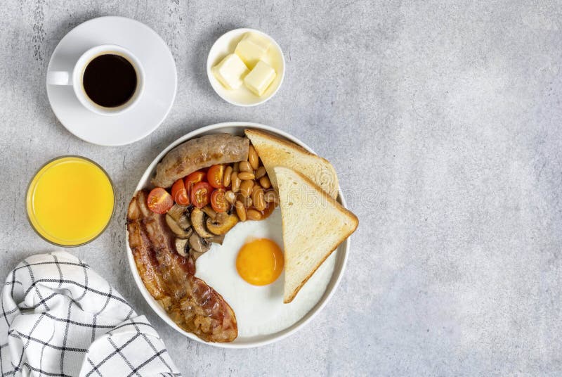 Toast with Mushrooms, Tomatoes and Onion Stock Photo - Image of