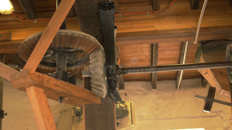 Vorden (interior de moinho de vento com as engrenagens de