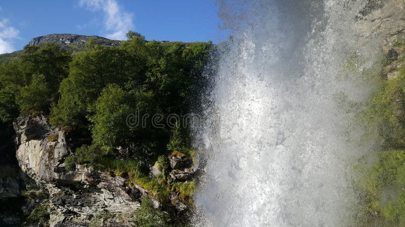 Enormer Wasserfall lizenzfreies stockfoto