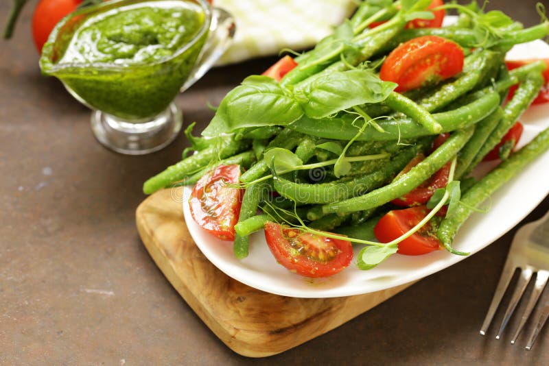 Ensalada de habas verdes imágenes de archivo libres de regalías