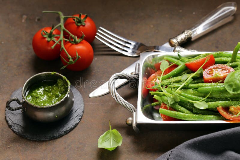 Ensalada de habas verdes foto de archivo