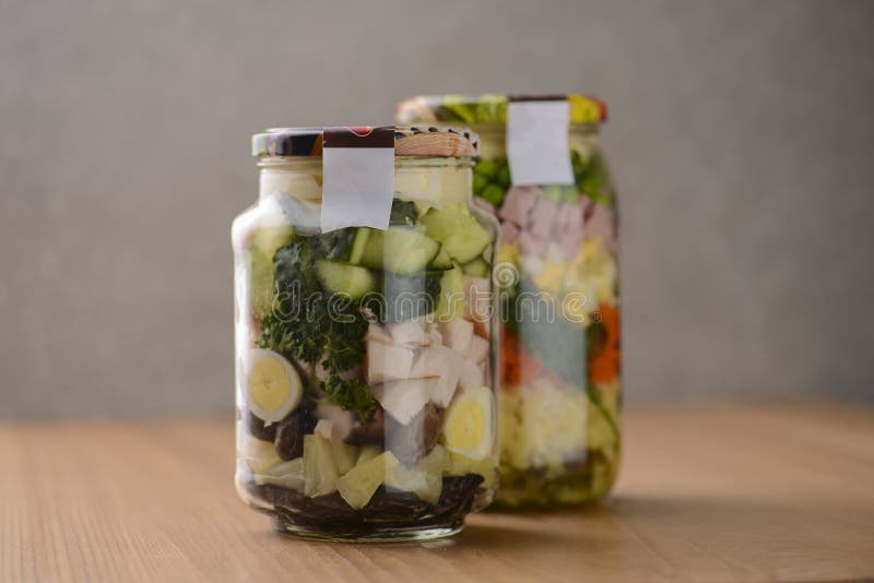 Verduras Y Carnes En Sartén Servidas Con Pan De Lava Y Diferentes Tipos De  Salsa Cerrar Foto de archivo - Imagen de anaranjado, sano: 198209748