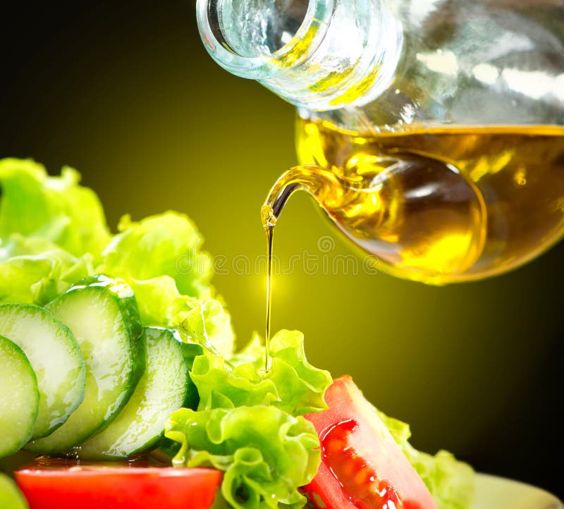 Ensalada vegetal con Olive Oil Dressing foto de archivo Ensalada vegetal con Olive Oil Dressing foto de archivo