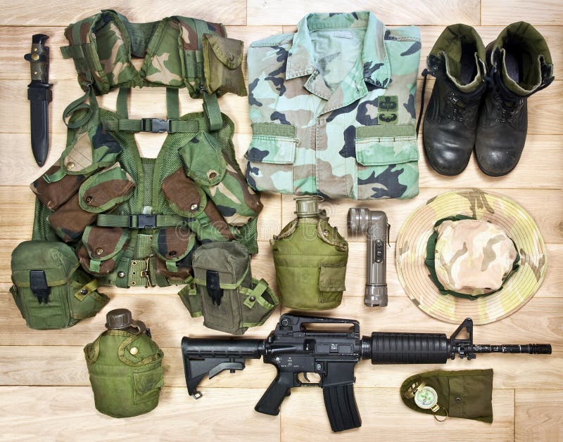 Ensemble D'équipement Militaire De L'ère De Guerre De Vietnam Photo stock -  Image du jungle, parachutiste: 57360254