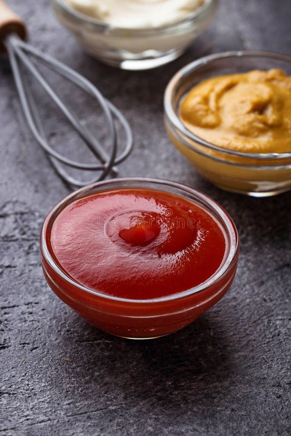 Ensemble De Différentes Sauces Moutarde, Ketchup, Mayonnaise Photo stock Image du mayo