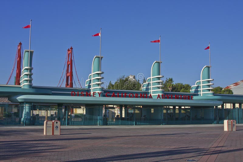 Entrada, aventura de Disney Califórnia imagens de stock Entrada, aventura de Disney Califórnia imagens de stock