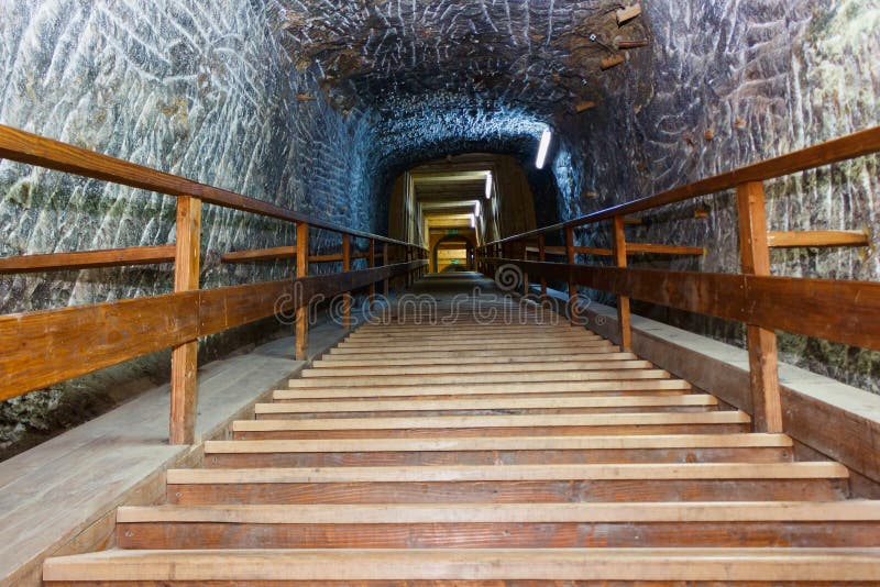 Entrada do túnel da mina de sal de Sovata foto de stock Entrada do túnel da mina de sal de Sovata foto de stock
