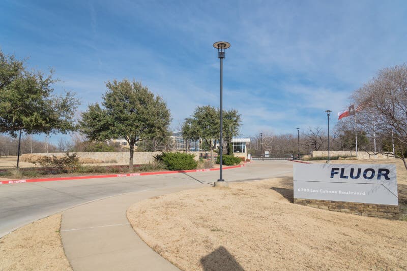 Entrada a las jefaturas del mundo de Fluor Corporation en Irving, fotos de archivo libres de regalías Entrada a las jefaturas del mundo de Fluor Corporation en Irving, fotos de archivo libres de regalías