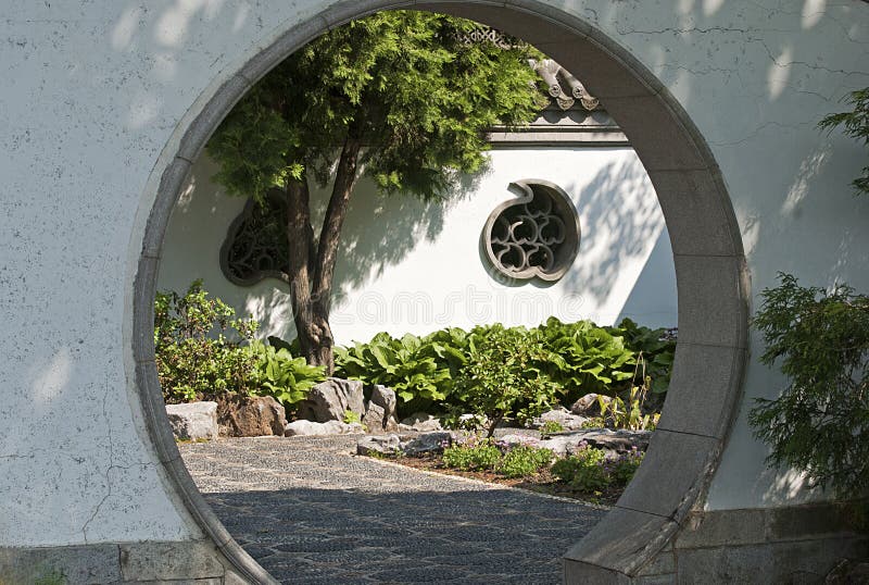 Entrada a un jardín chino foto de archivo libre de regalías Entrada a un jardín chino foto de archivo libre de regalías