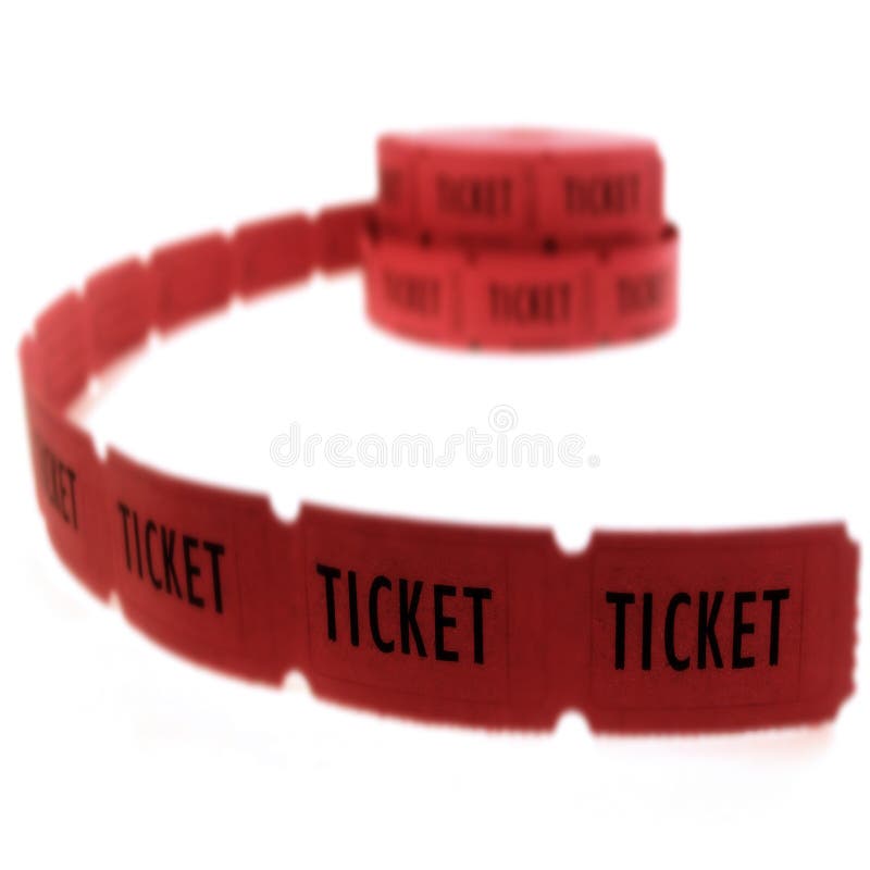 Entradas rojas en un rollo sobre fondo blanco para la entrada al espectáculo o el entretenimiento. Rollos de entradas rojas unidas para la admisión o la entrada para espectáculos o espectáculos de fondo blanco