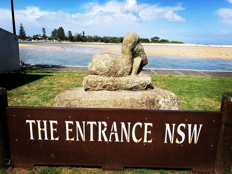 The Entrance NSW editorial photo. Image of statue, australia 107943111