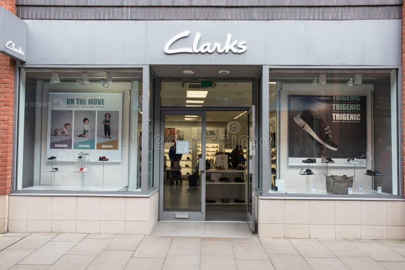 clarks shoe stores