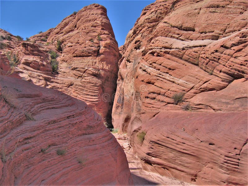 Entrance to Wire Pass Slot Canyon