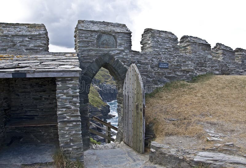 Entrata del castello di Tintagel fotografie stock Entrata del castello di Tintagel fotografie stock