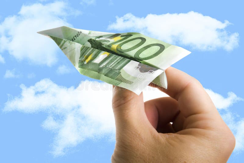 Entregue guardar o plano do papel de cédula em fazer o dinheiro e o financeiro imagem de stock Entregue guardar o plano do papel de cédula em fazer o dinheiro e o financeiro imagem de stock