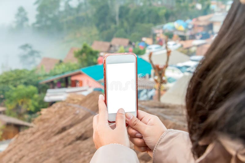 A Mão Que Guarda O Olhar Do Telefone Celular Gosta De Jogar Um Jogo Foto de  Stock - Imagem de mensagem, preto: 101941374