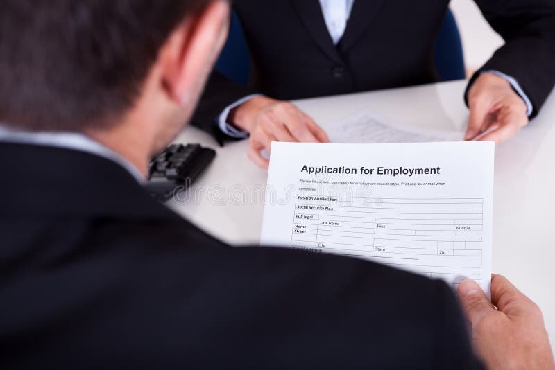 Entrevista e formulário de candidatura de emprego