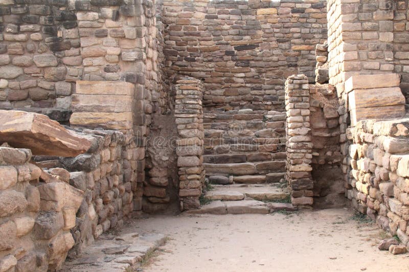 Entrée est à la citadelle au site de Harappan images stock Entrée est à la citadelle au site de Harappan images stock
