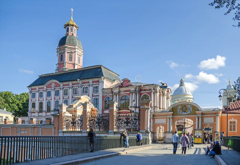 Entrée publique dans le saint Alexander Nevsky Lavra image stock Entrée publique dans le saint Alexander Nevsky Lavra image stock