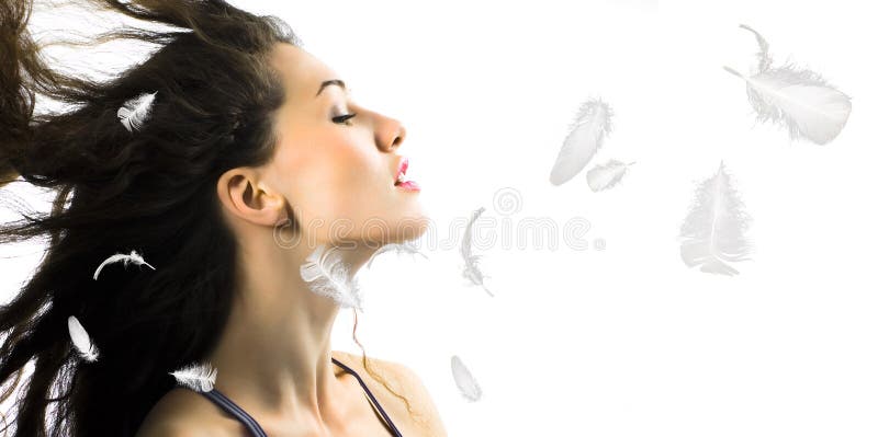Entspannen Sie sich Mädchen und Feder stockbild Entspannen Sie sich Mädchen und Feder stockbild
