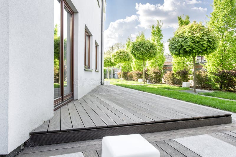 Entspannen Sie sich zu Hause Garten stockbild Entspannen Sie sich zu Hause Garten stockbild