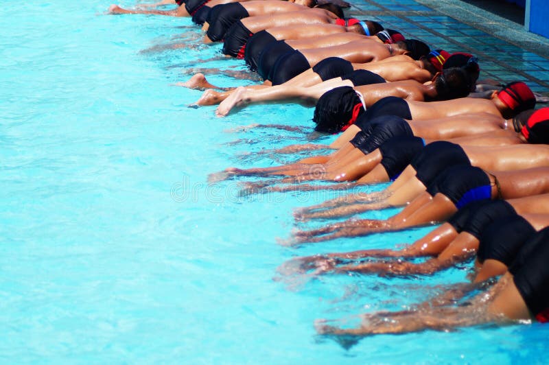 Entwurmen herauf Bein bevor dem Schwimmen stockbilder Entwurmen herauf Bein bevor dem Schwimmen stockbilder