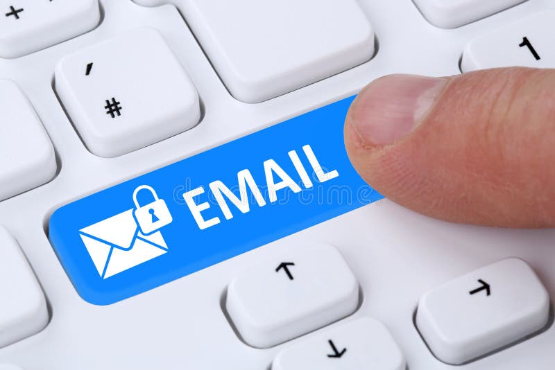 Enviando la protección cifrada del correo electrónico del email asegure el correo vía interno imagenes de archivo Enviando la protección cifrada del correo electrónico del email asegure el correo vía interno imagenes de archivo