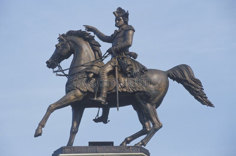Equestrian statua generał George Washington blisko Waszyngtońskiego zabytku przy Capitol kwadratem w Richmond, Virginia obraz royalty free